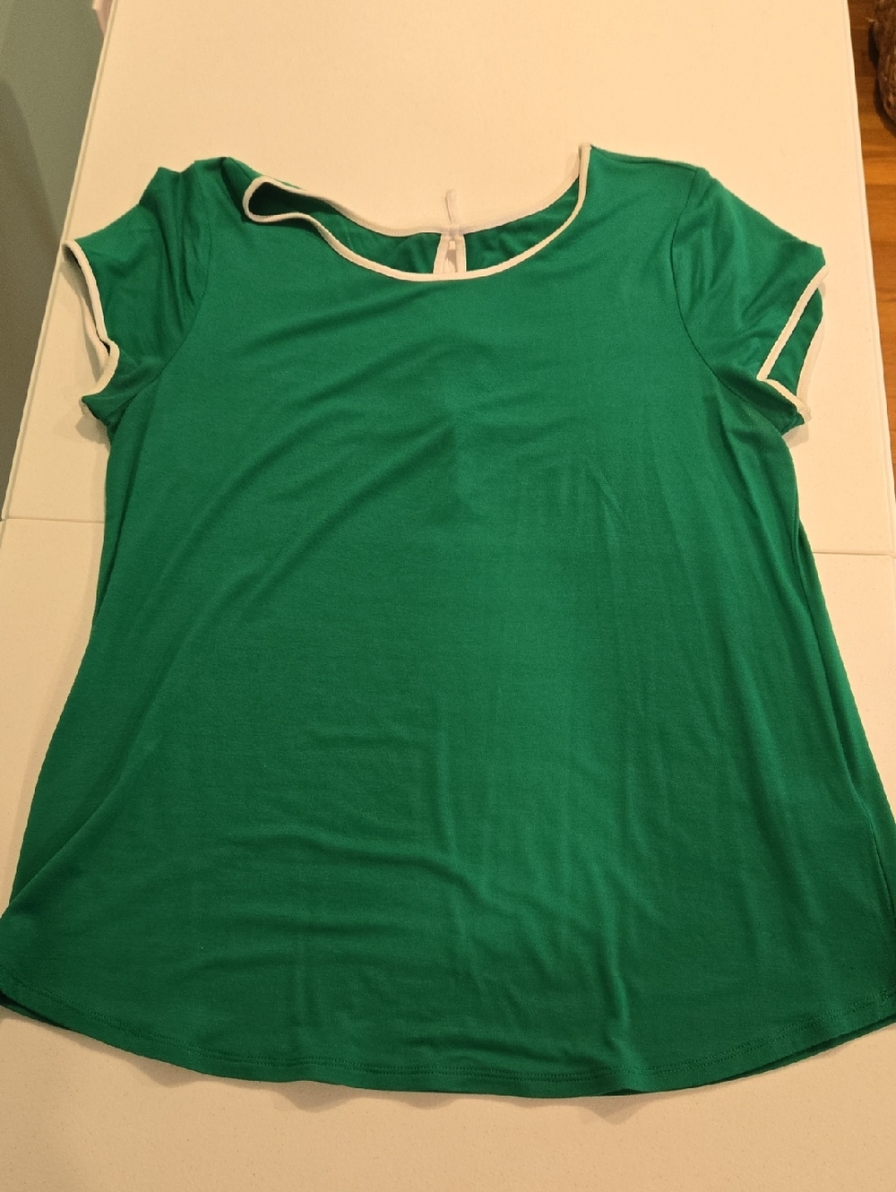 Women’s Green Cap Sleeve Tee with Contrast Trim